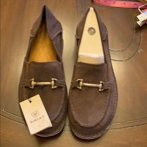 Suede brown Ariat slip on